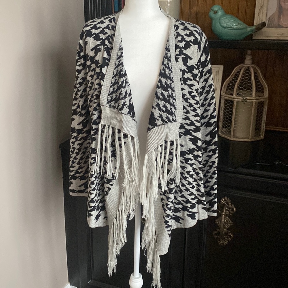 Escio sweater
